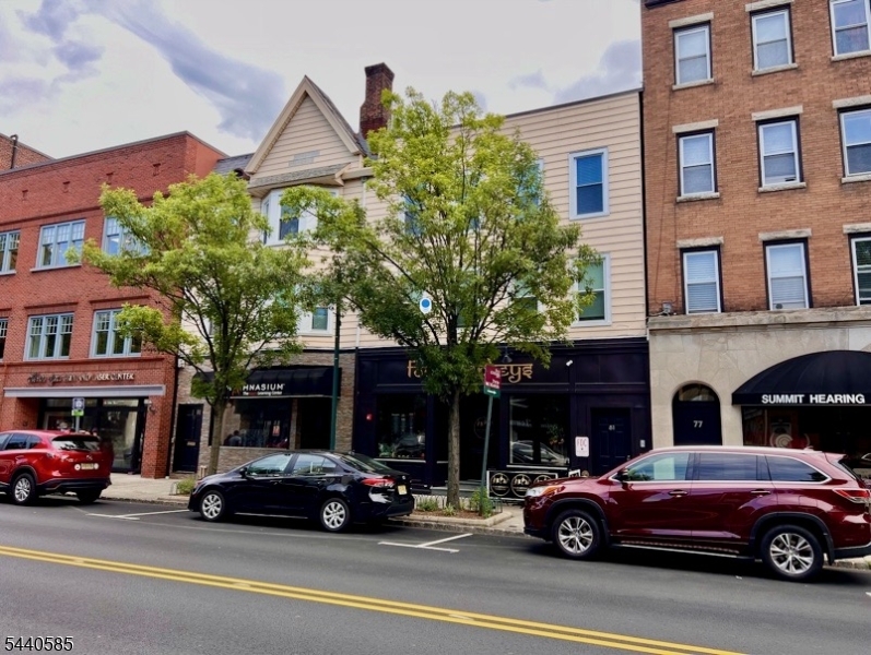 83 Summit Ave 3A