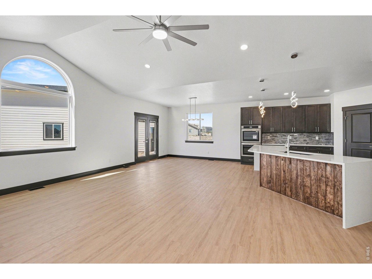 16505 Fairbanks Ct N