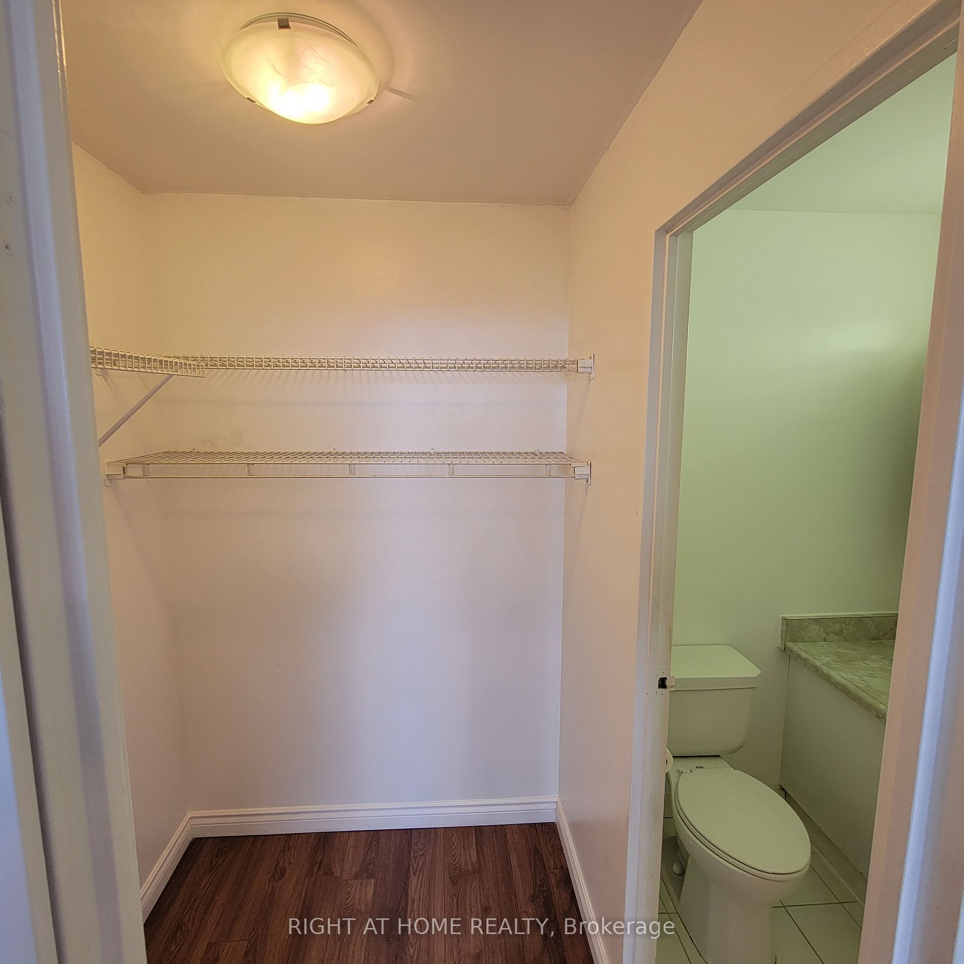 3700 Kaneff Cres Sph8