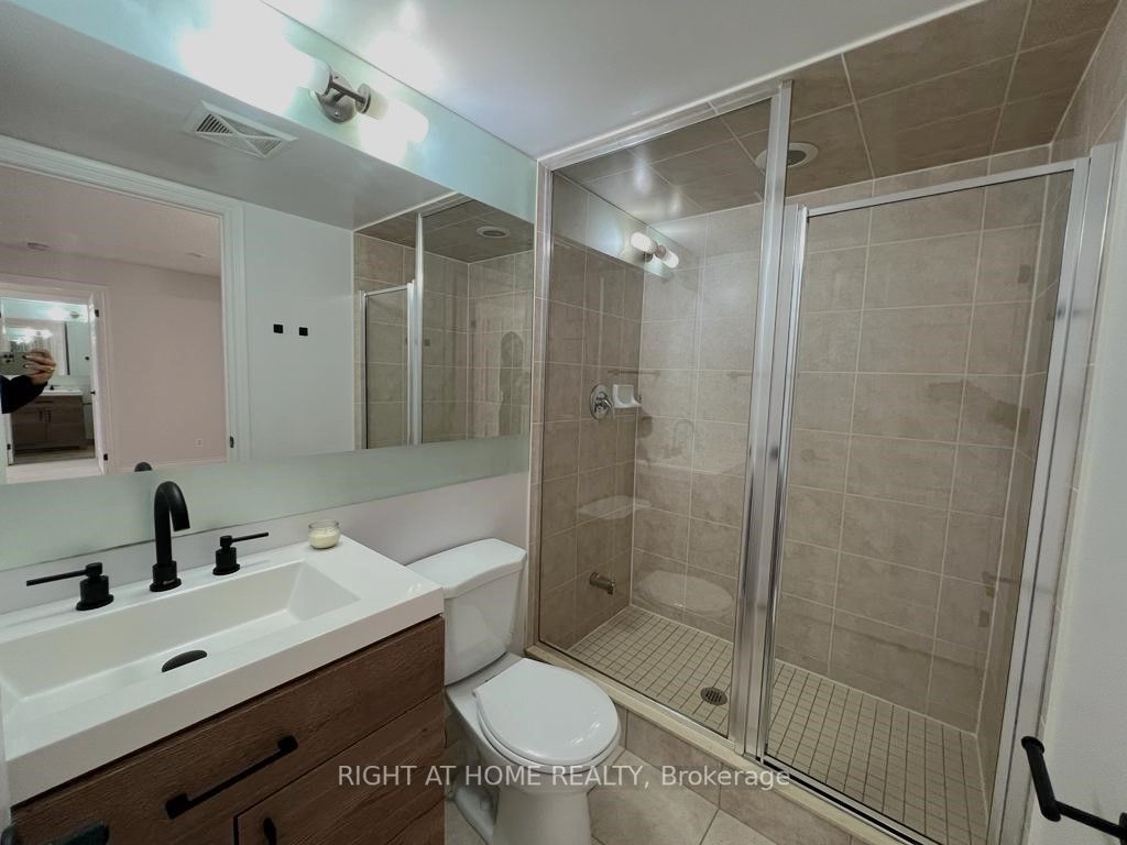 310 W Burnhamthorpe Rd 1401