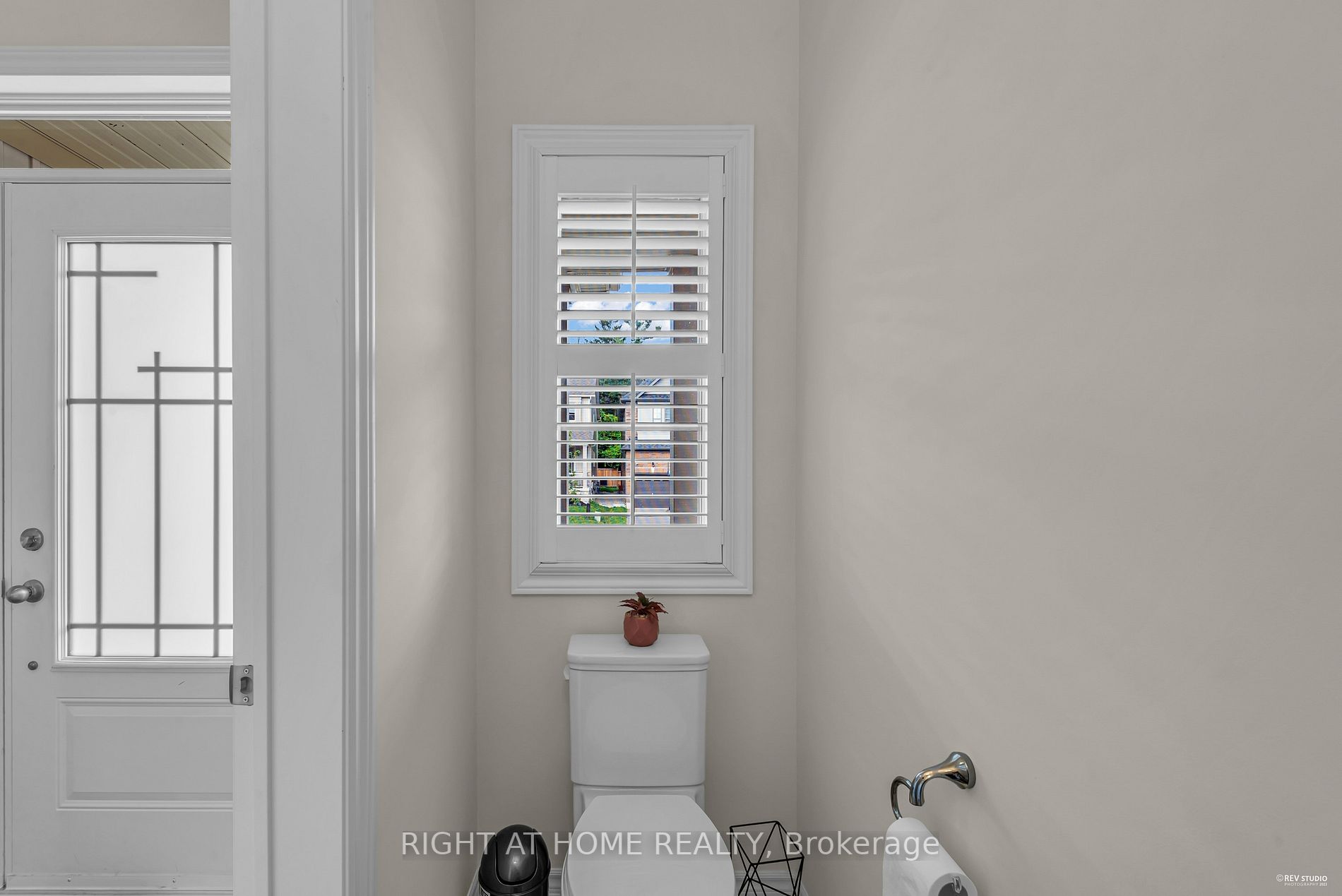 130 Mcfarlane Cres