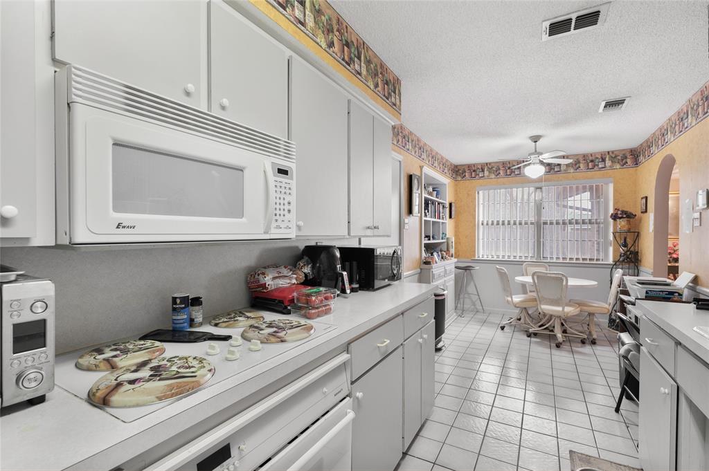 702 Hillside Drive