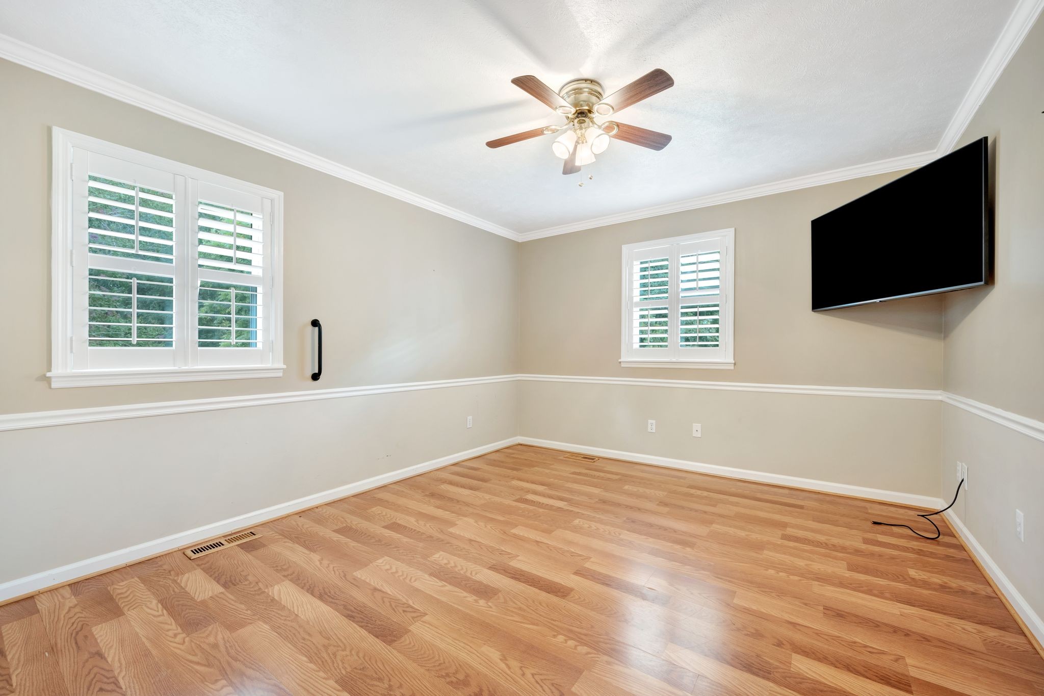 454 Powers Blvd