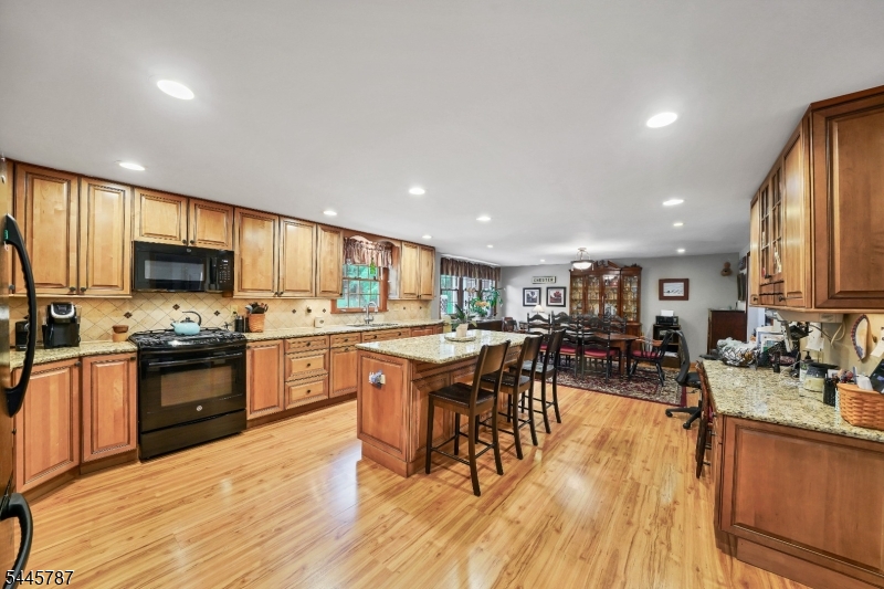 30 Dogwood Dr — photo 11 of 26