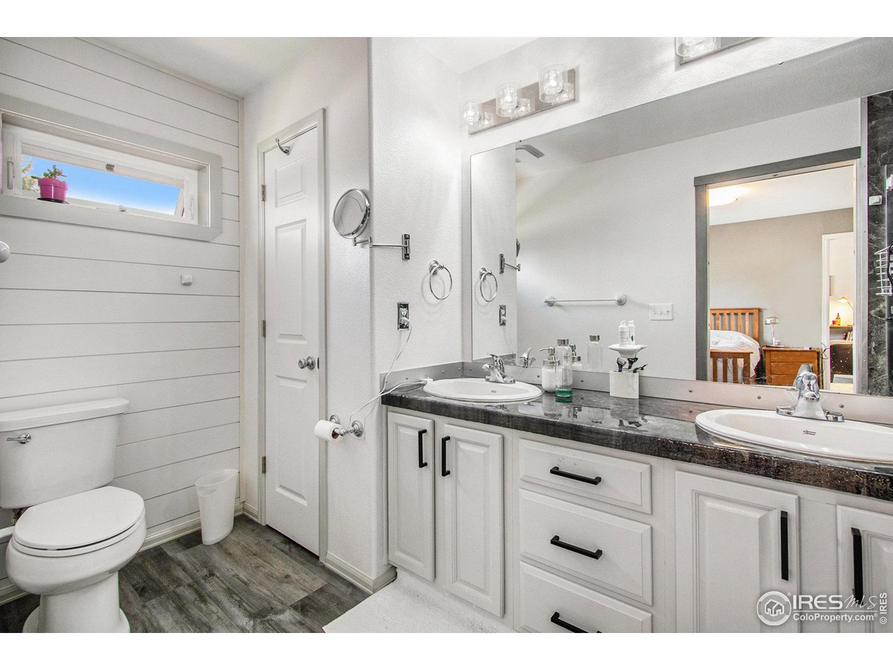 121 Victoria Dr