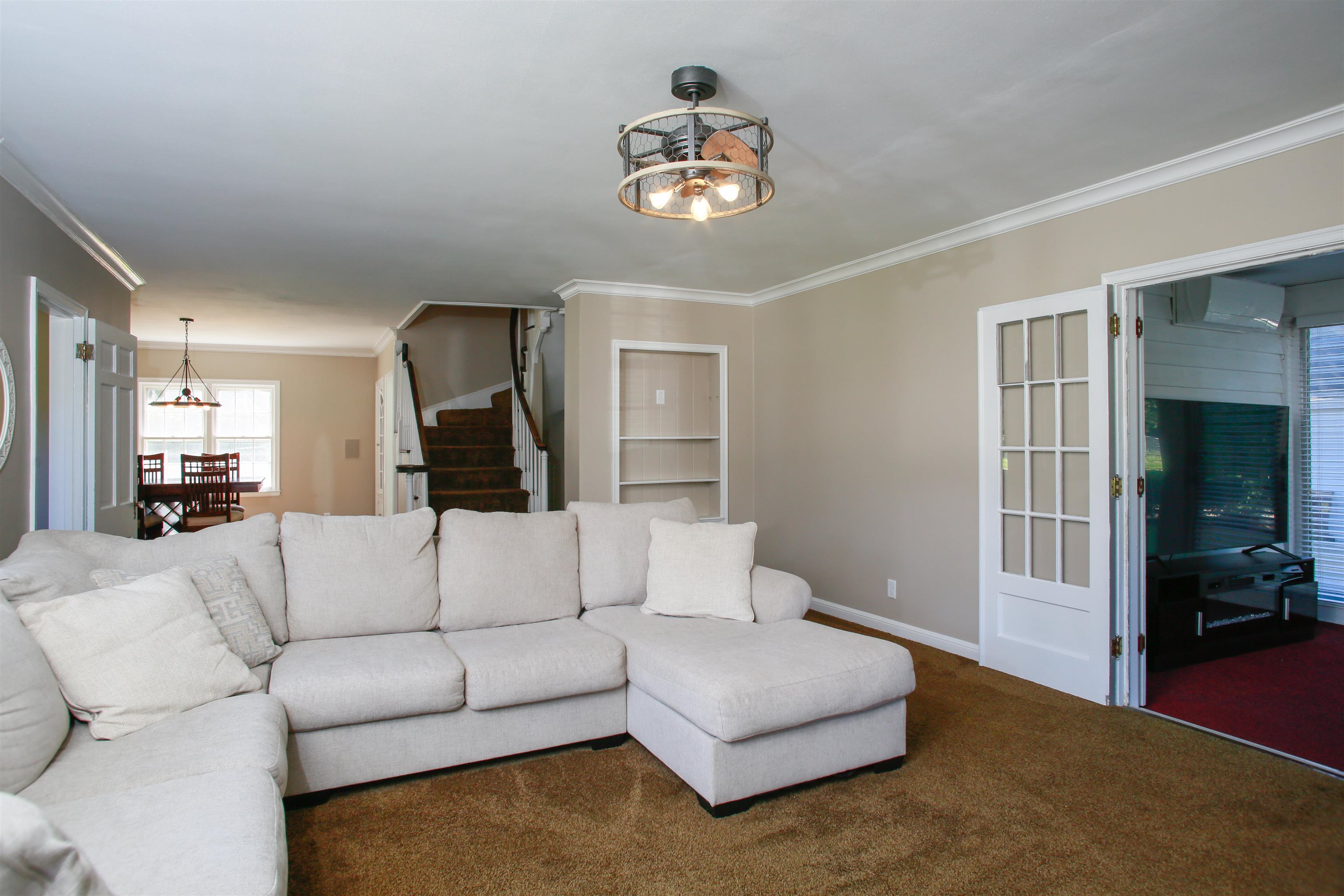 1325 W Lincoln