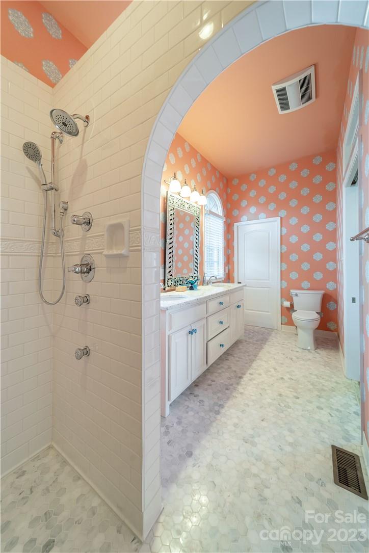 600 West Union Street