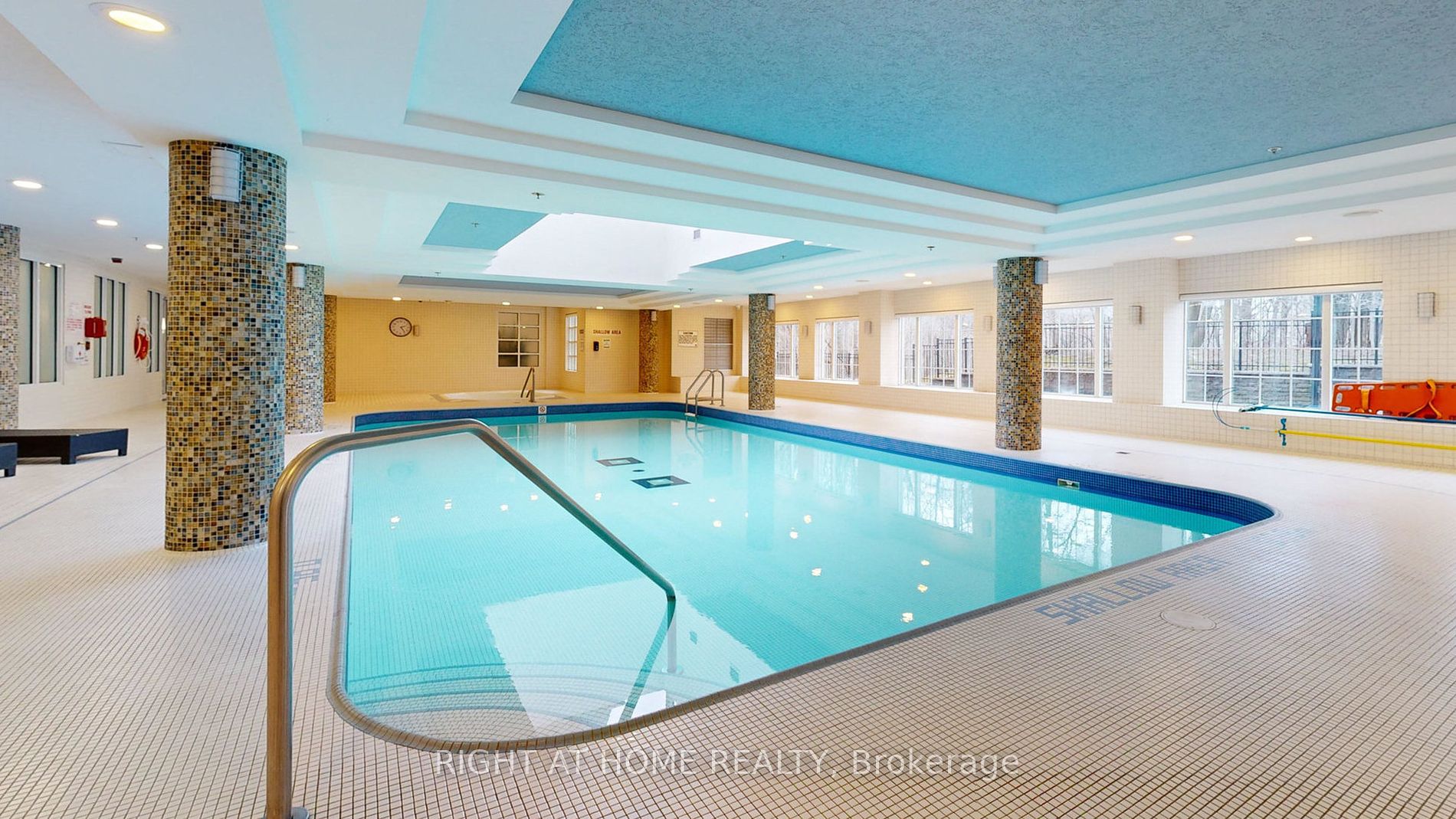 10 Bloorview Pl 1706
