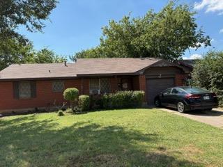 Investment property  needs TLC .Property won't go FHA or VA .. 3 BED , 1 Bath in Moore School District close to schools, shopping or  access . Roof doesn't need replaced.,,,,,,PROPERTY SOLD "AS IS CONDITION" ..ONLY.....Seller requests closing at First American Title probate work already in process