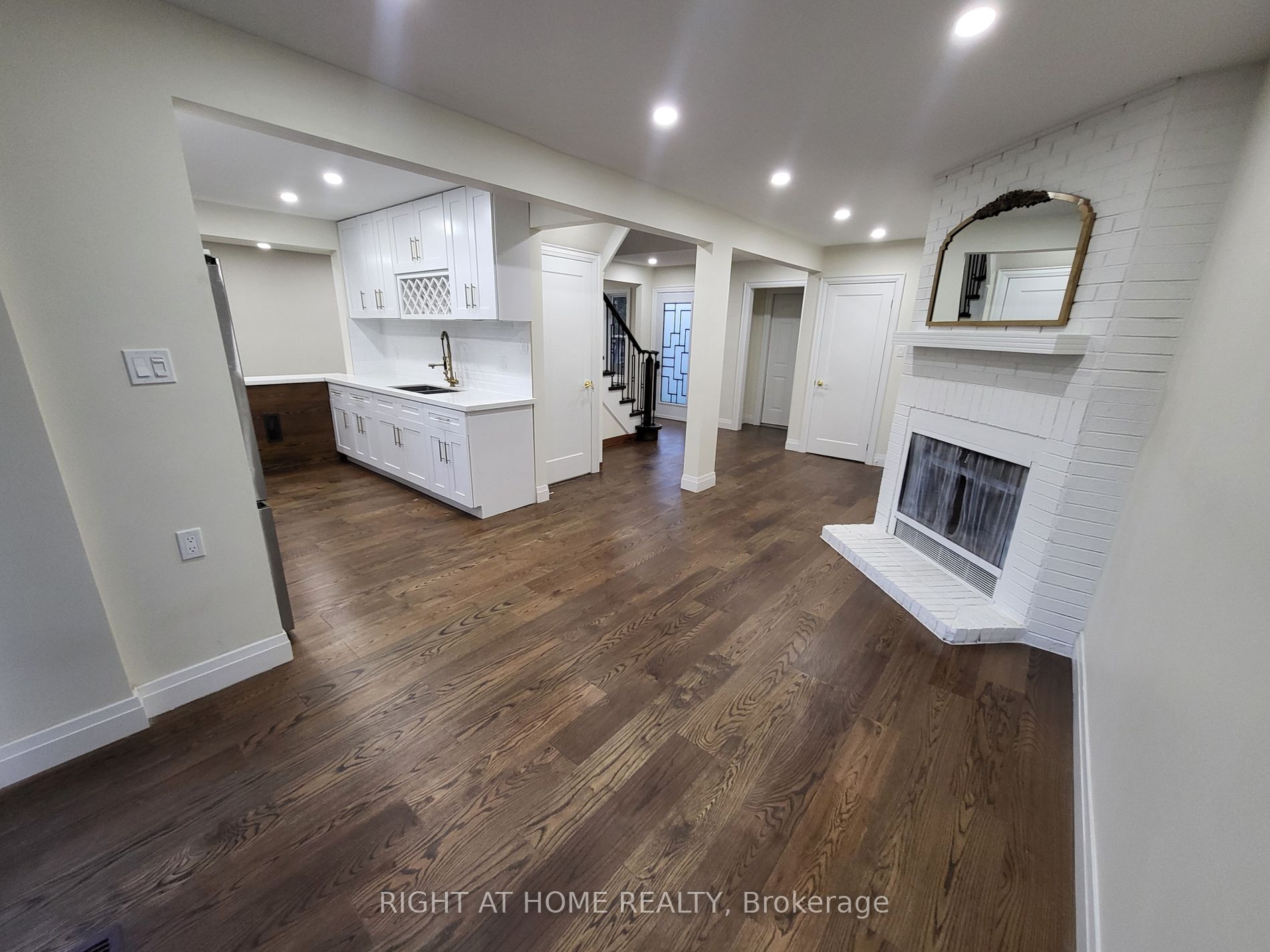 247 Hickling Tr