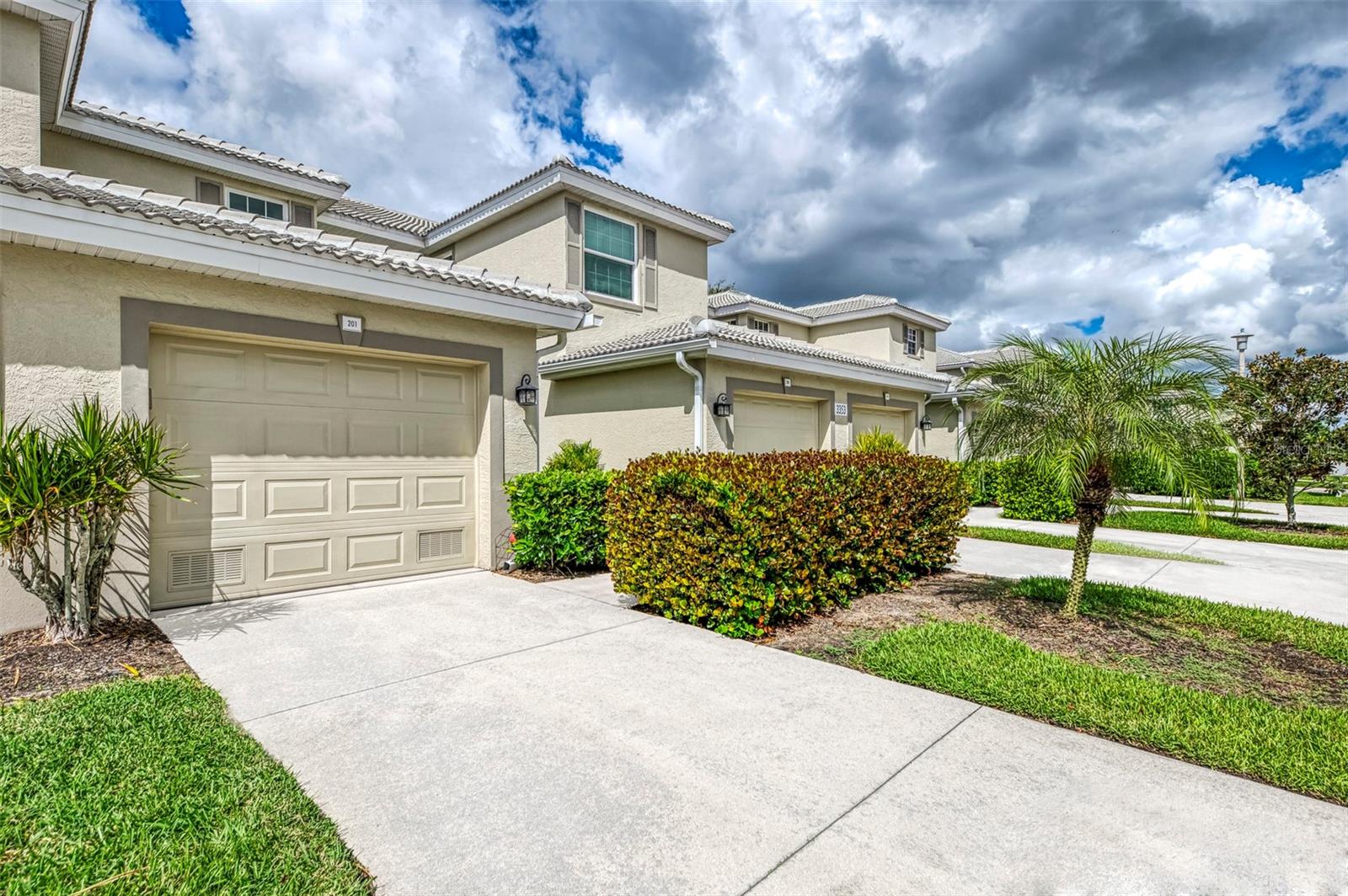 3353 Grand Vista Court 201