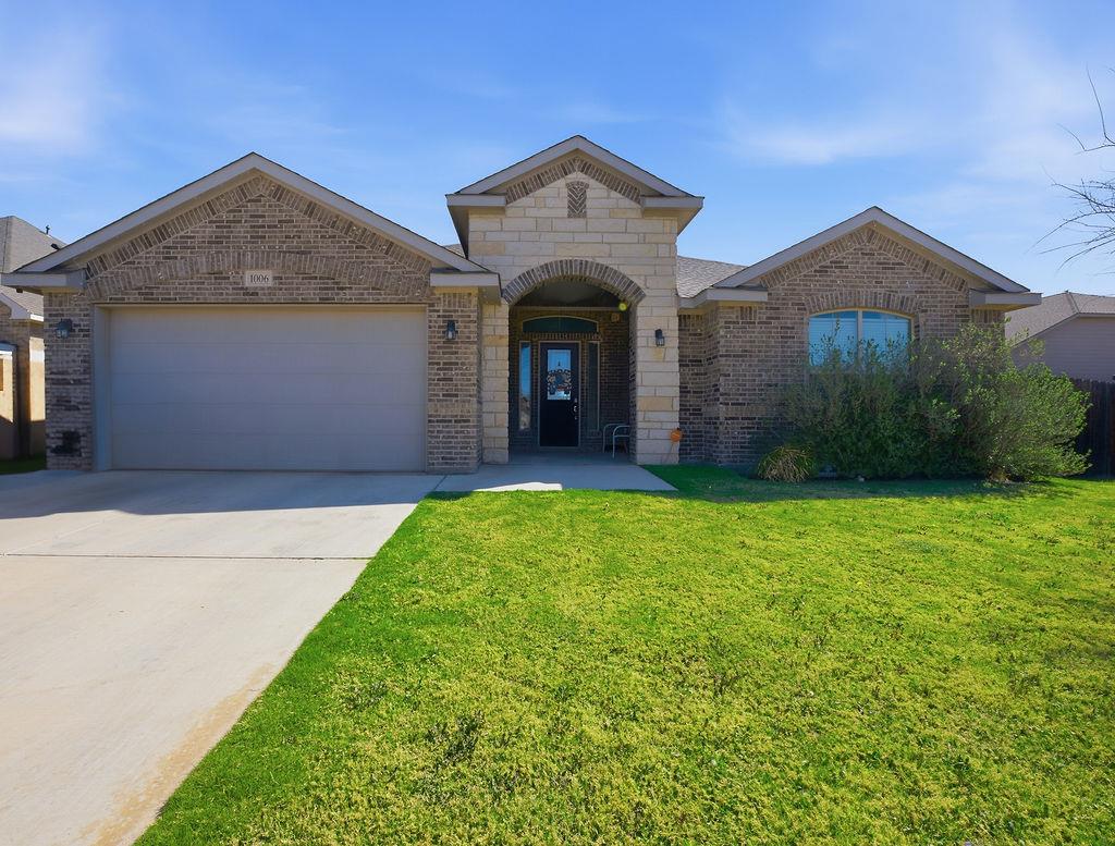 Beautiful home on a quiet cul-de-sac offering just over 2,400 sq ft with 4 bedrooms and 3 bathrooms. The open-concept layout features granite countertops, high ceilings, and a spacious living area perfect for entertaining. An additional flex space can be used as a second living area or formal dining. The secluded primary suite includes dual sinks, a separate tub and shower, and a large walk-in closet. Enjoy relaxing or hosting on the covered back patio with plenty of space to entertain. Conveniently located near schools, shopping, and dining, with great curb appeal and a functional layout!
