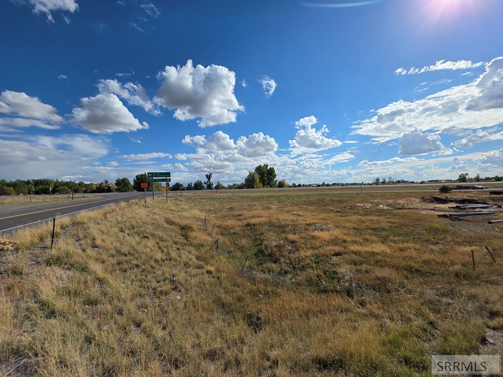 2588 E Yellowstone Hwy