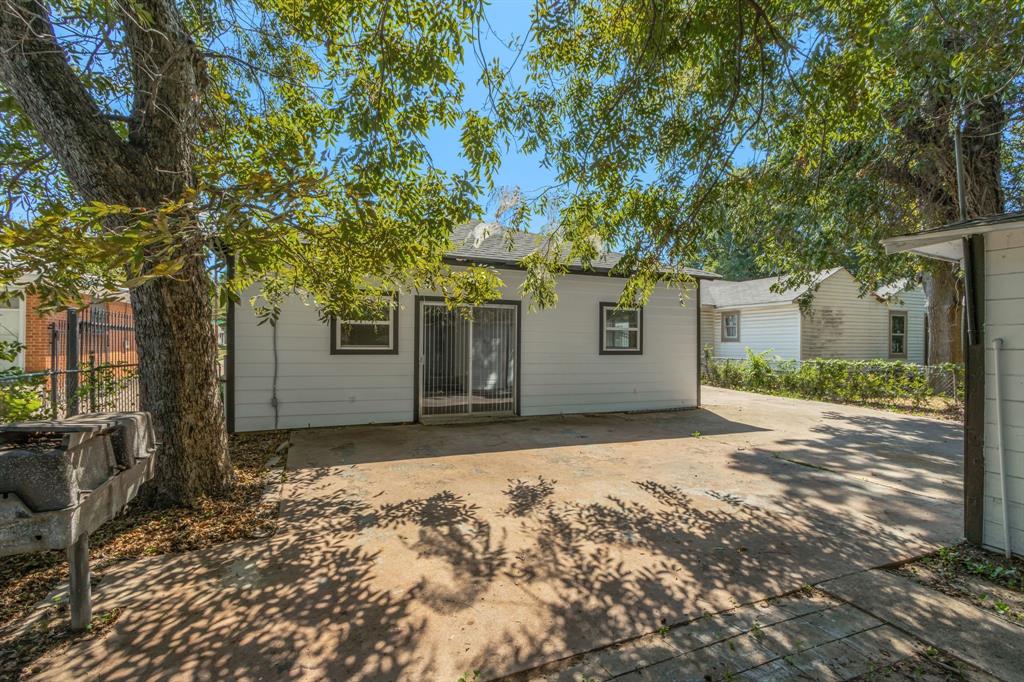 3119 Bertrand Avenue