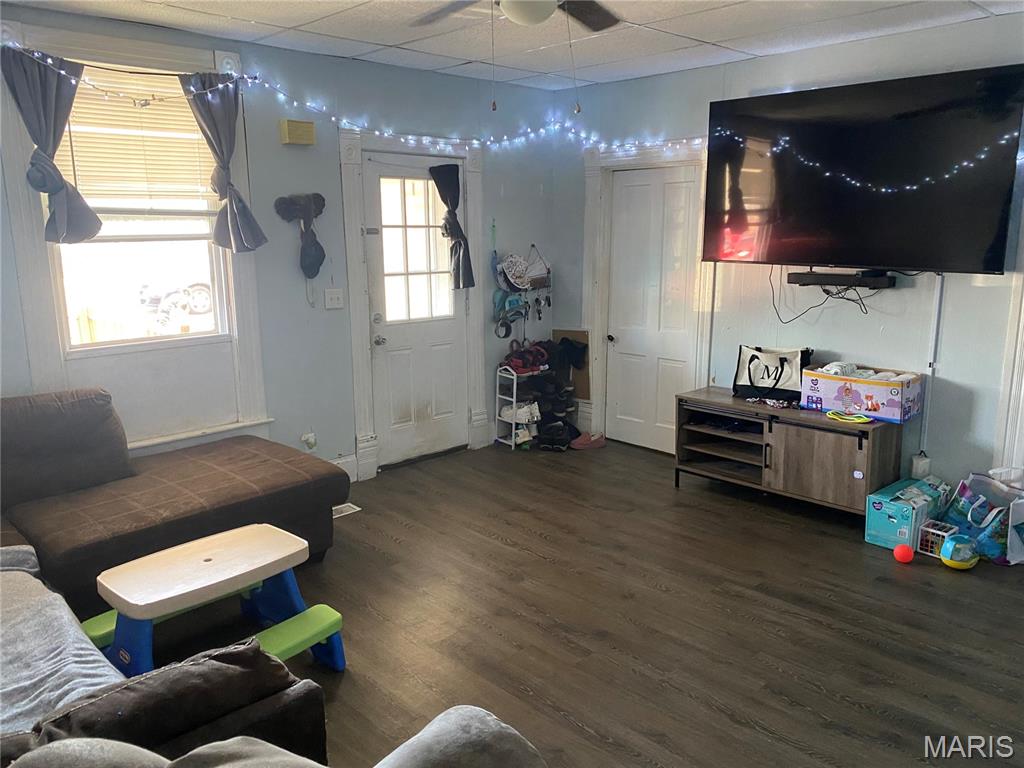305 E 2nd Street