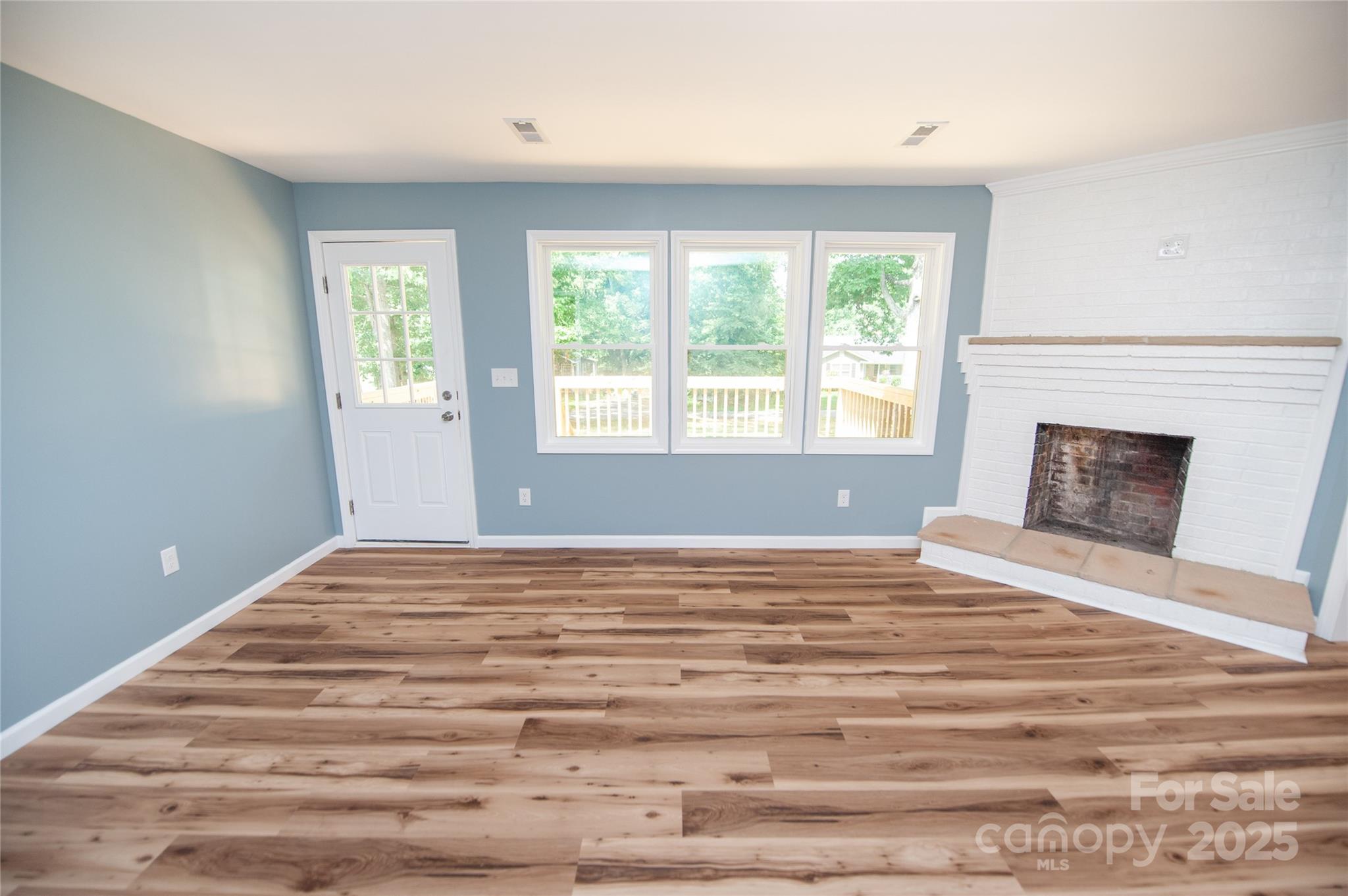 113 Oakleaf Drive