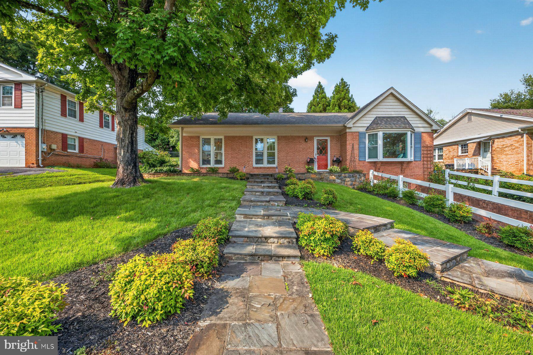 1602 Lemontree Lane
