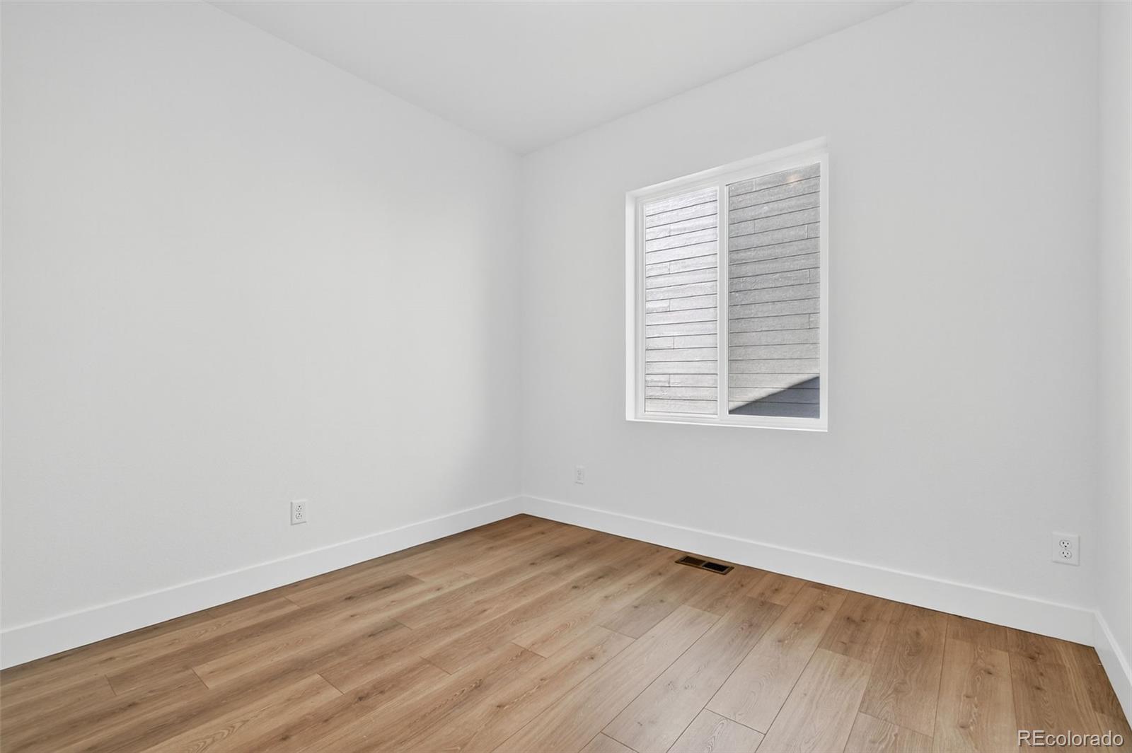 17136 W 92nd Loop