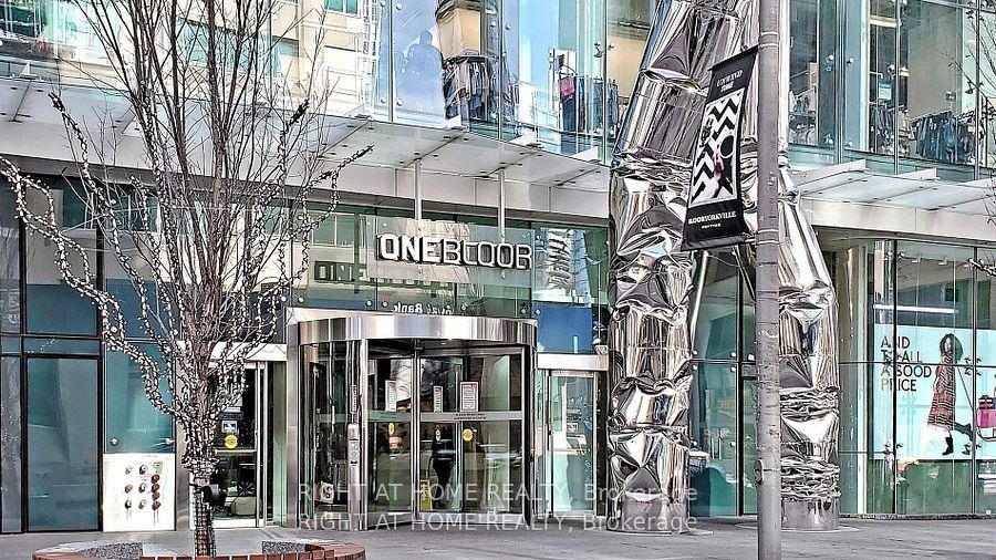 1 E Bloor St 5907