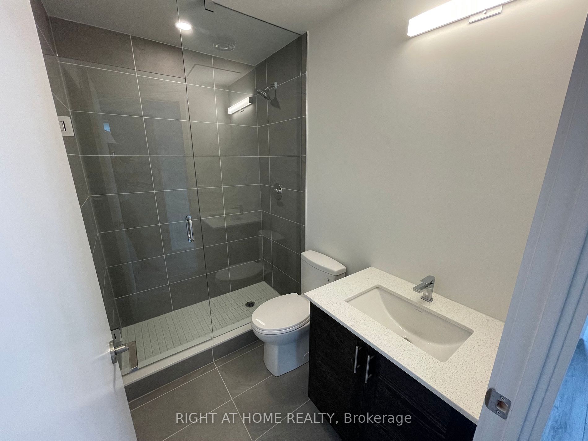 15 Ellerslie Ave 708