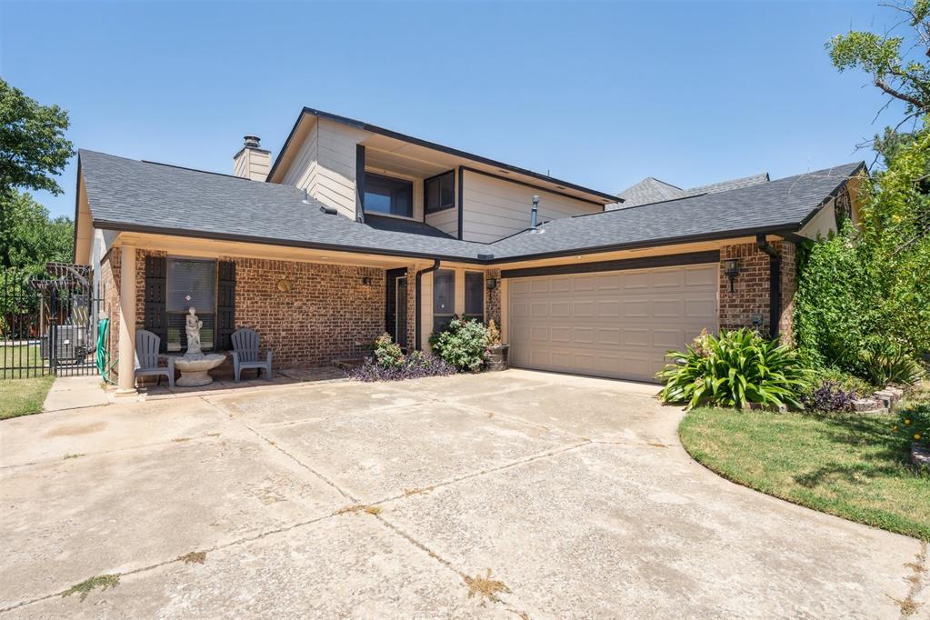 INVESTOR OPPORTUNITY – HANDYMAN SPECIAL IN PRIME WEST NORMAN LOCATION!
Fantastic fixer-upper WITH SPARKLING IN-GROUND POOL! – Located just MINUTES from I-35, Sooner Mall, OU campus, and an easy drive to OKC. Most major components have been recently updated, including pool liner & pump, overhead garage door, ROOF 2021, and HVAC. This home offers a unique layout, featuring vaulted ceilings, vinyl flooring, cozy fireplace and bright, neutral paint, making this the perfect blank canvas! Large, open kitchen with breakfast bar, dining space, tile flooring and upper cabinet lighting. One bedroom and bath downstairs. Two bedrooms and one bath upstairs with big balcony overlooking the living space. HUGE sunroom, and a fabulous backyard, complete with tanning deck, pergola and lush landscaping.  Just needs a little TLC to bring it back to life. Ideal for investors, flippers, or DIY buyers looking to build equity fast. This is the perfect opportunity to remodel an incredible home in a high-demand location. Bring your vision and make it shine!