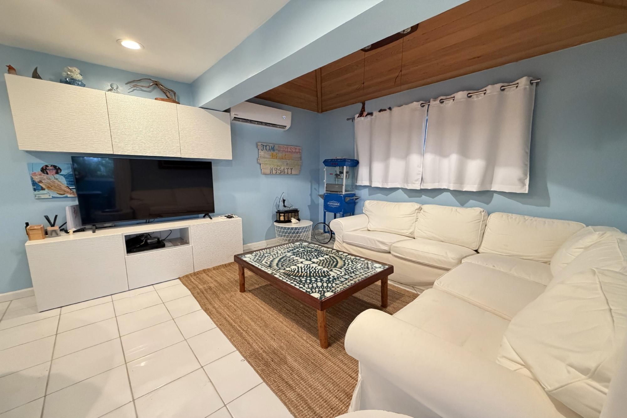 634 634 Beach Villa