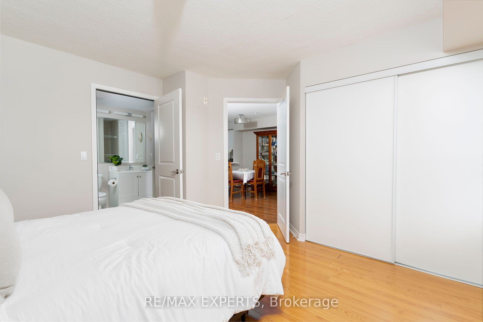 8026 Kipling Ave 212