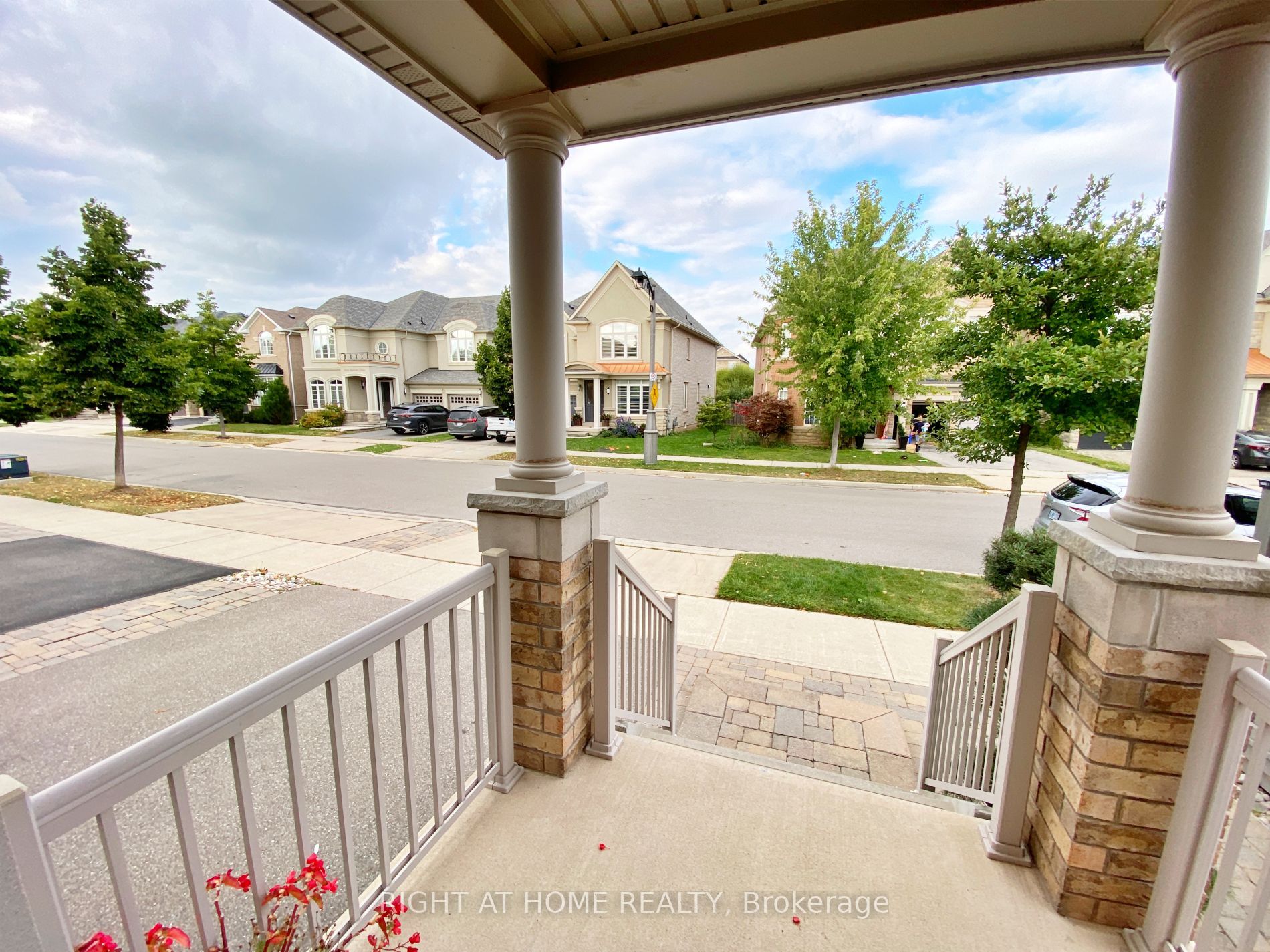 3126 Trailside Dr