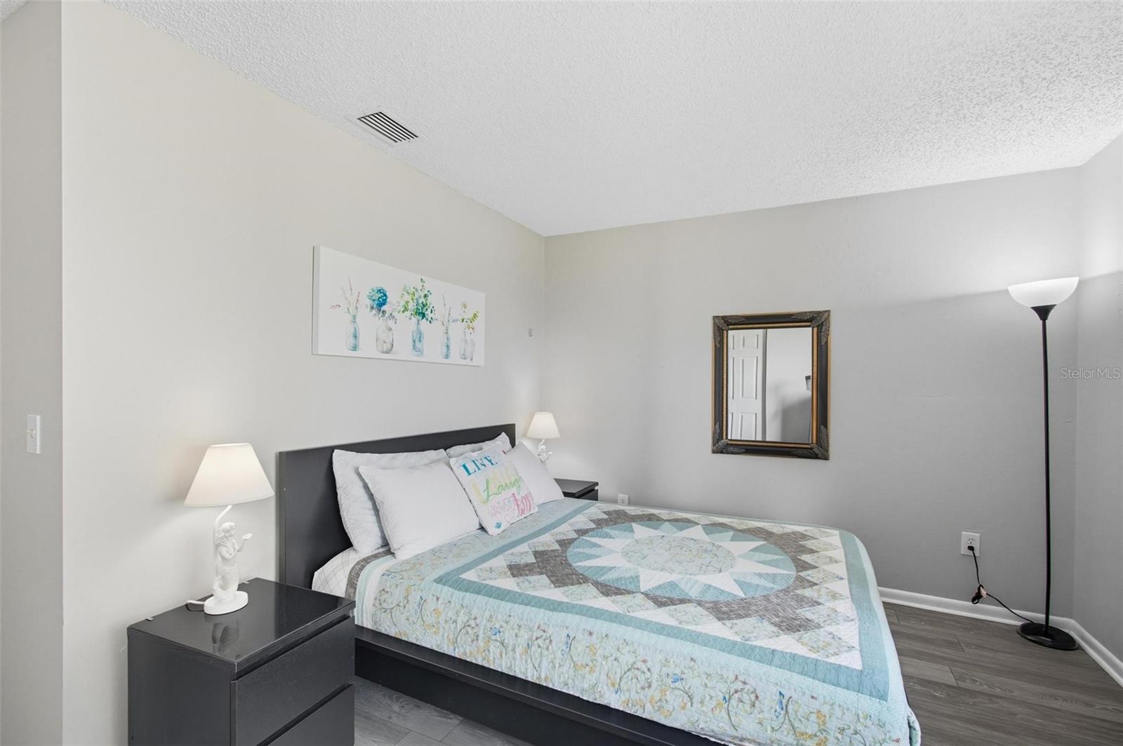 53 Cochise Court