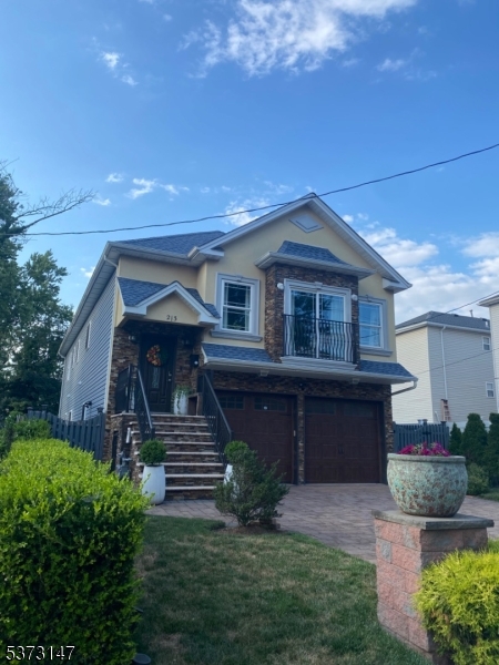 213 Edgar Pl