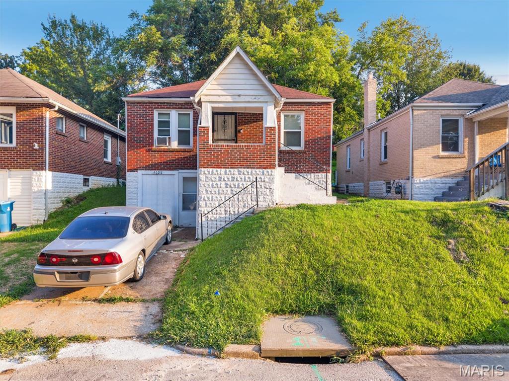 4608 June Avenue