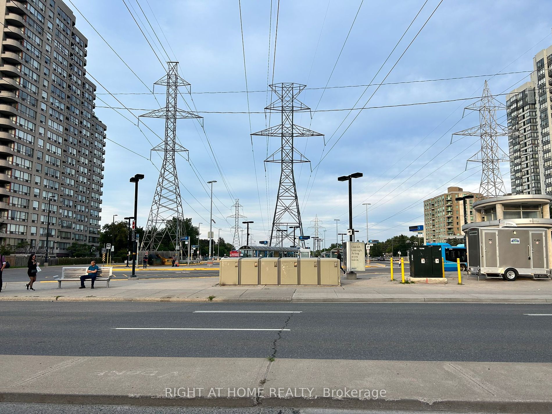 5785 Yonge St 505