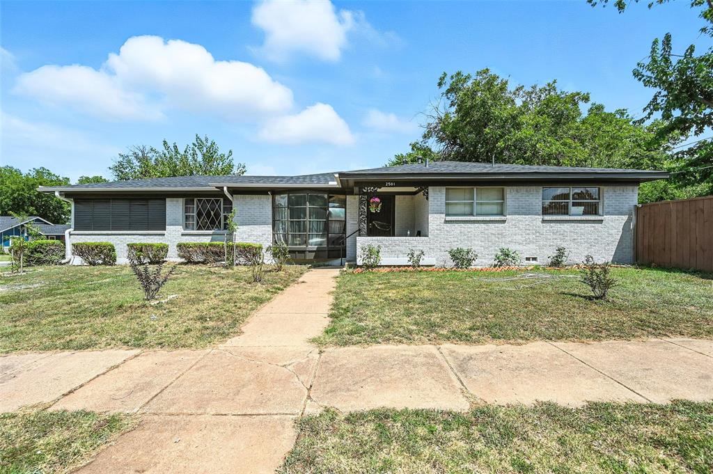 HOME SWEET HOME! Welcome to this beautifully renovated home situated in an established neighborhood with convenient access to Hwy 35, I-30, and Hwy 287, and just minutes from schools, shopping, and dining. This exceptional property features 4 bedrooms, 2 dining areas, and 2 full bathrooms. The expansive living room is highlighted by an elegant electric fireplace and large windows that fill the space with natural light. Step outside to a generous backyard, perfect for entertaining, complete with a covered patio for year-round enjoyment. Situated on a desirable corner lot, this home seamlessly blends style, comfort, and functionality. Don’t miss the opportunity to make this stunning property yours; schedule your private showing today!
