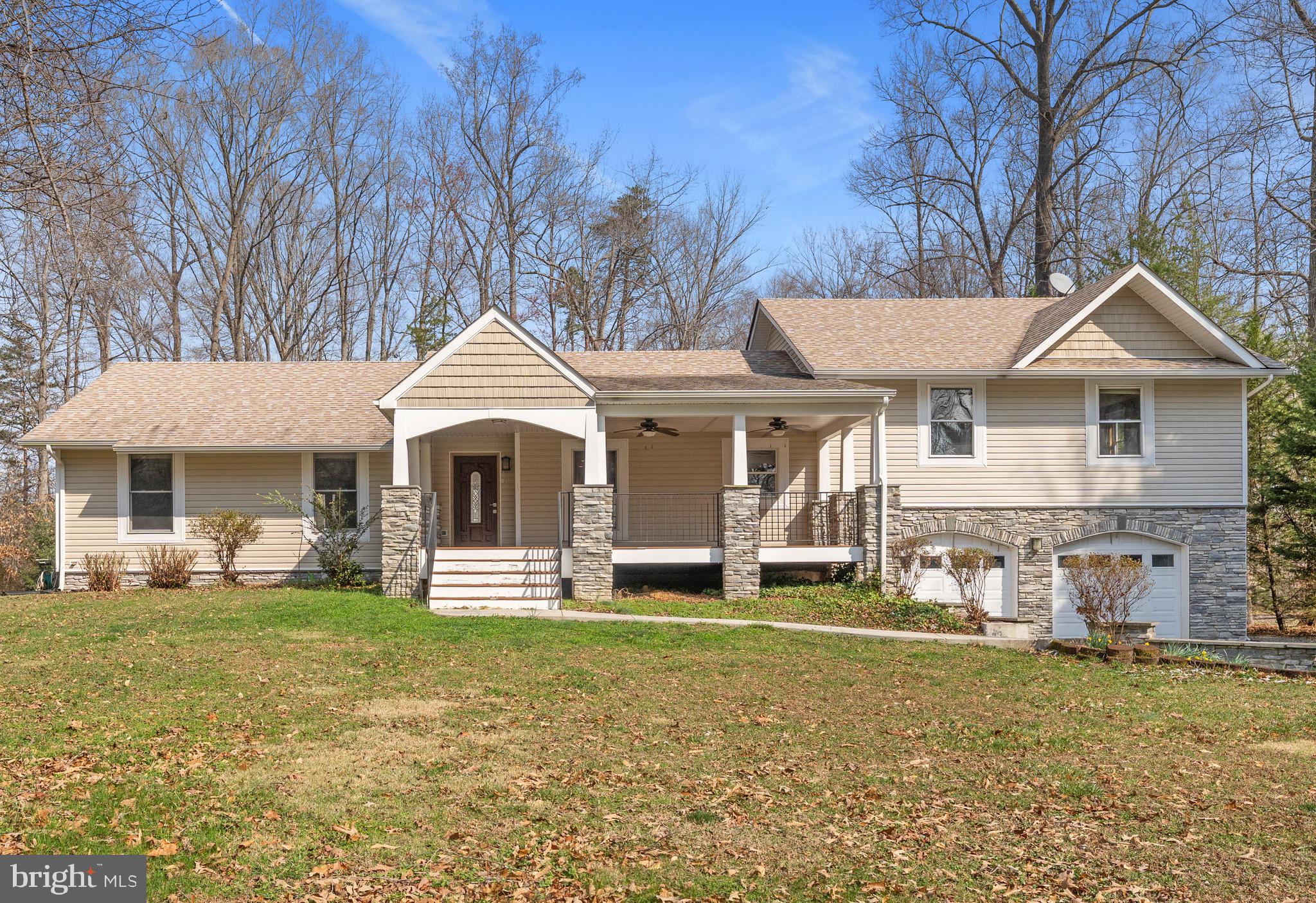215 Lakewood Lndg Dr  