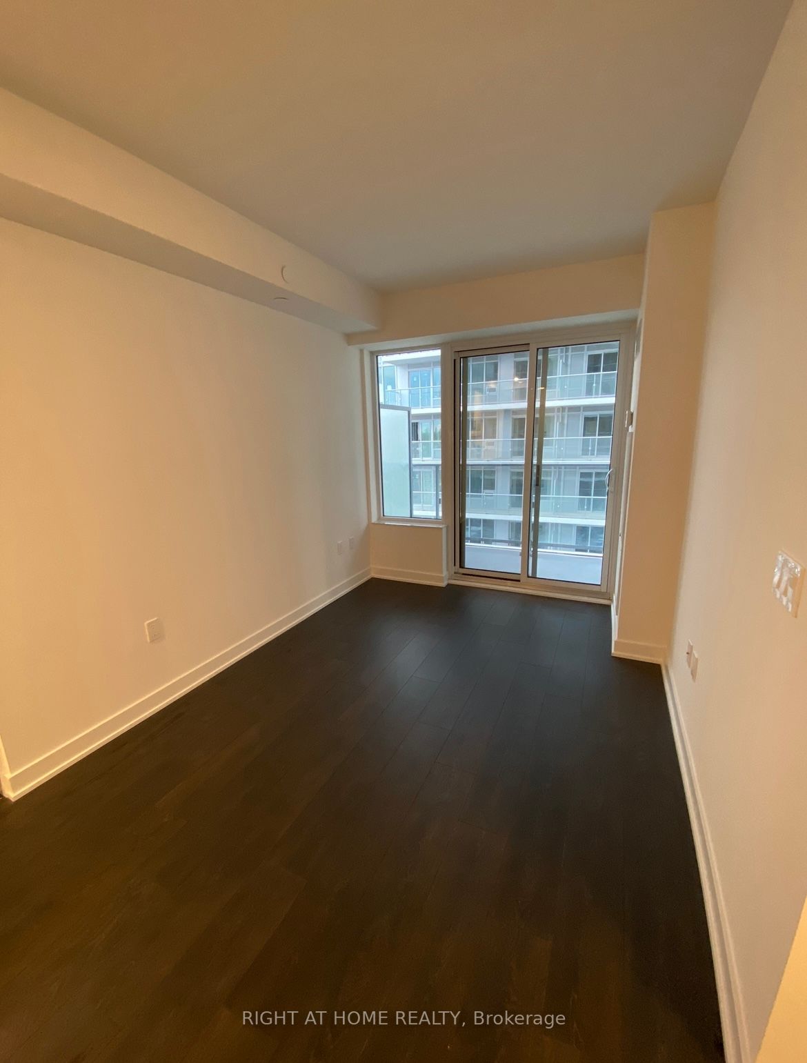 99 Broadway Ave 906 Nt