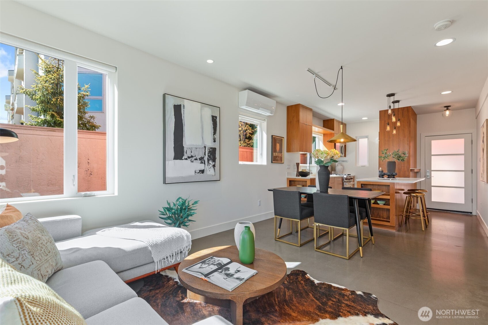 1529 Grandview Place E