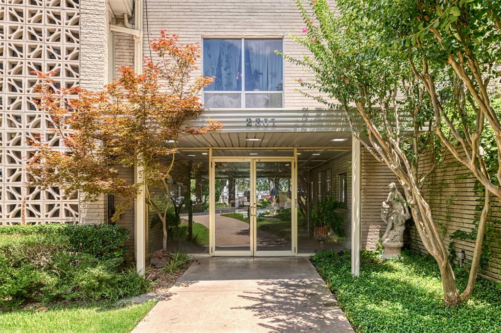 2301 Ridgmar Plaza 8