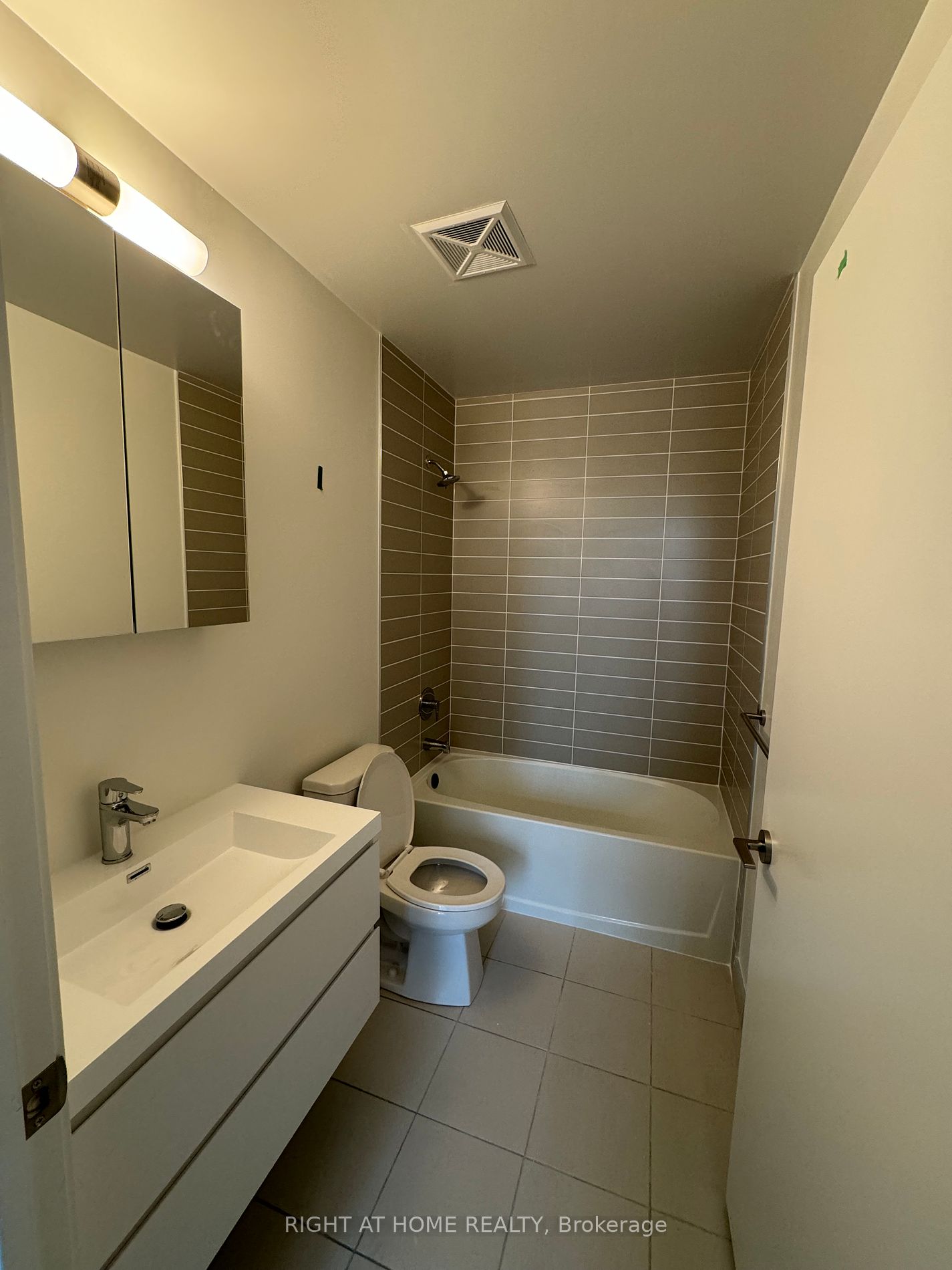 8119 N Birchmount Rd A1405