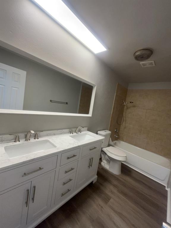 1104 Southmoor Drive B