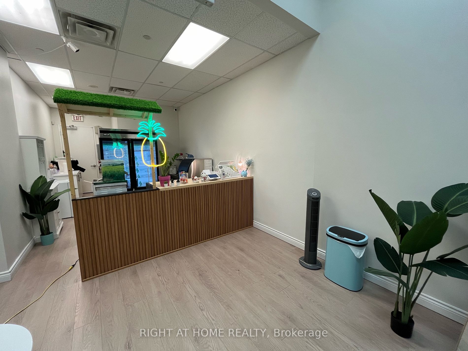 28 W Finch Ave 113