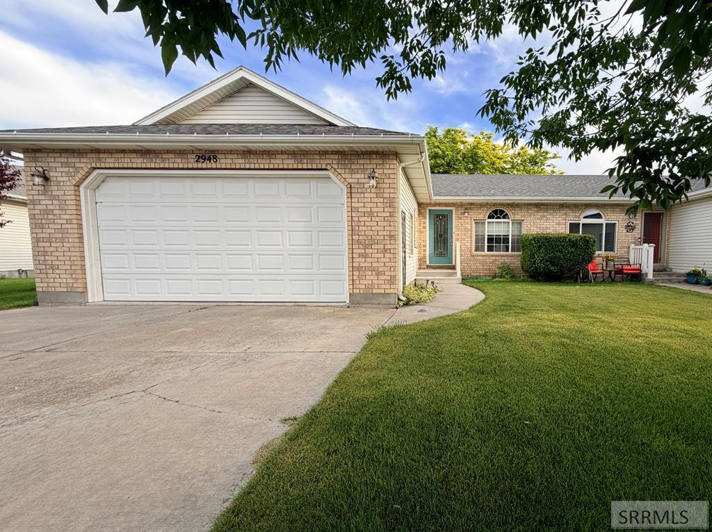2948 E Courtyard Circle