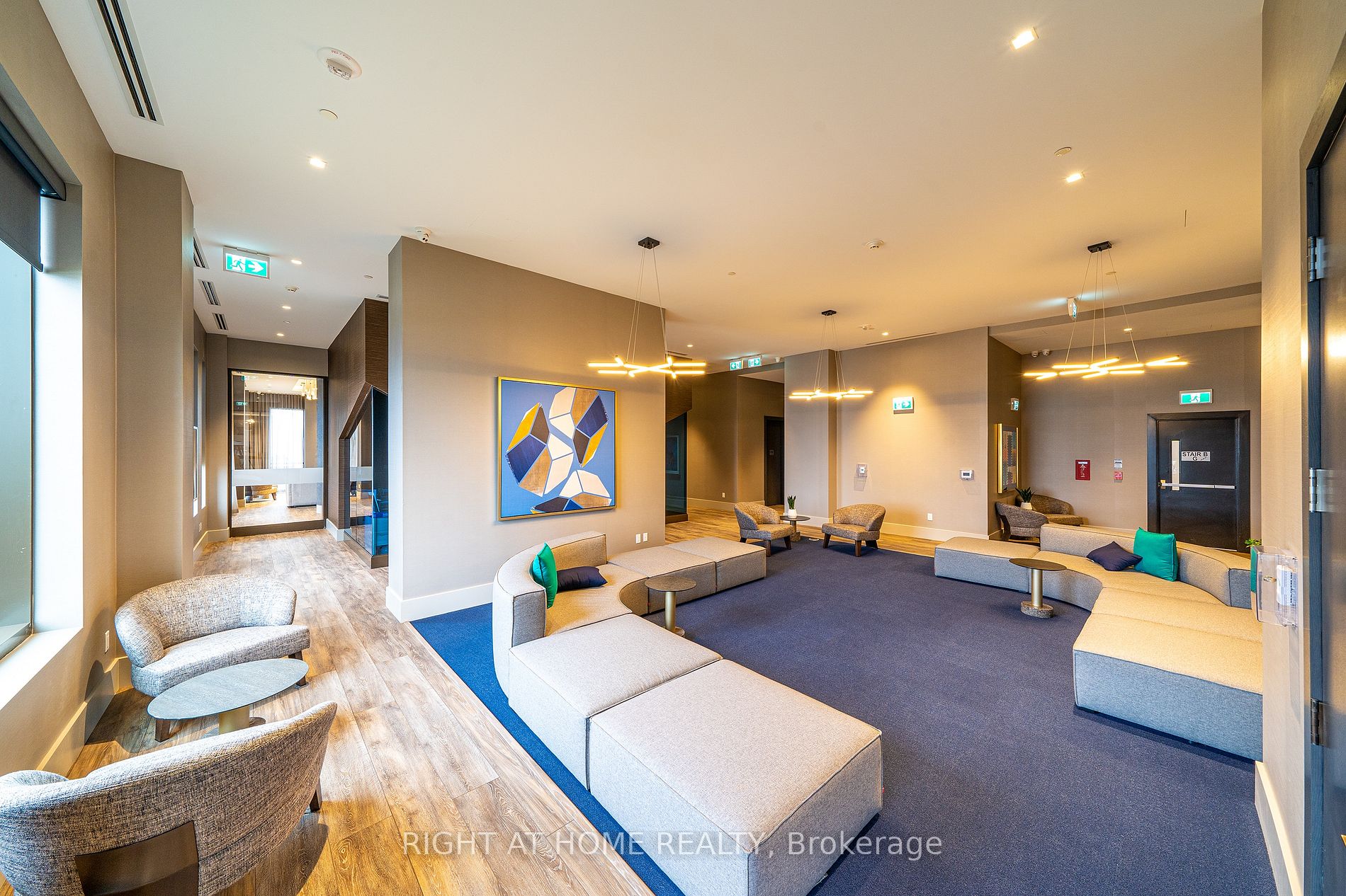 2550 N Simcoe St 2015