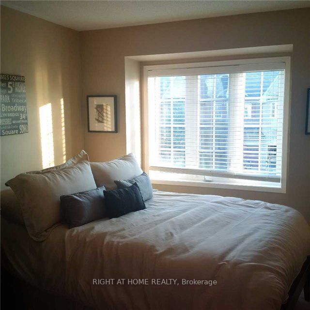 2275 Stone Glen Cres