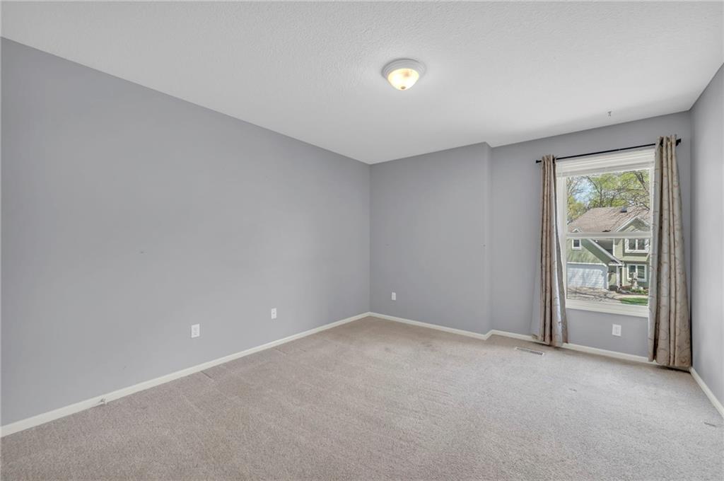 7442 N Sycamore Avenue