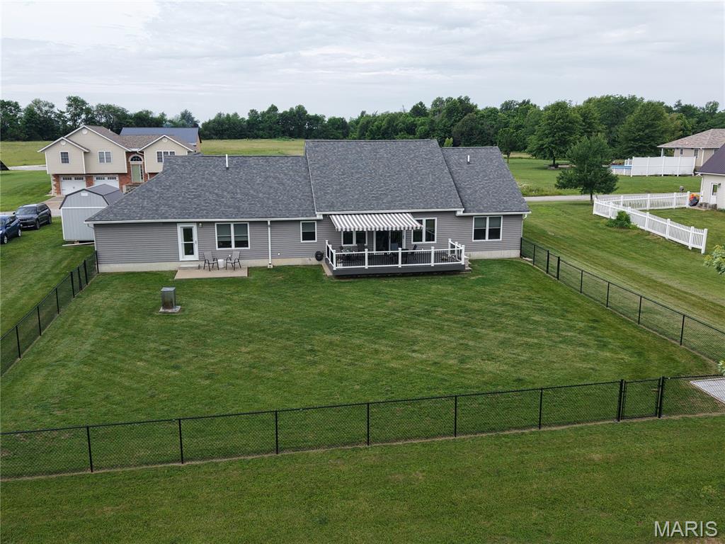 11214 W Lakeshore Drive