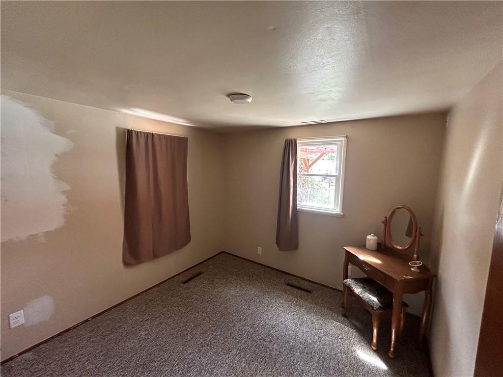 8105 N Summit Street