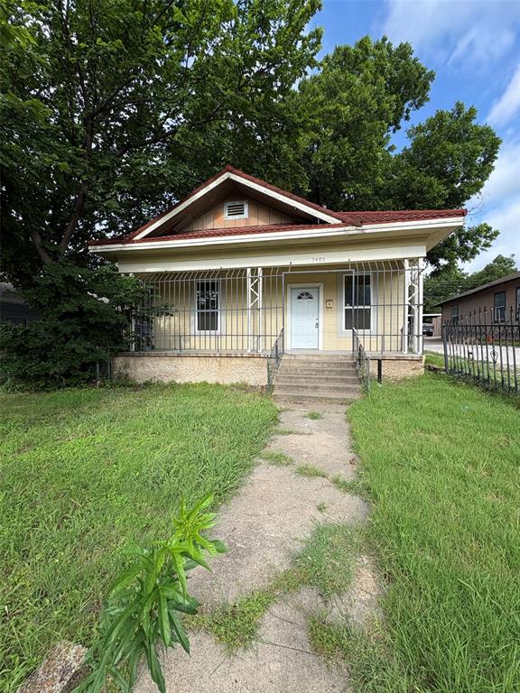 2405 Roosevelt Avenue