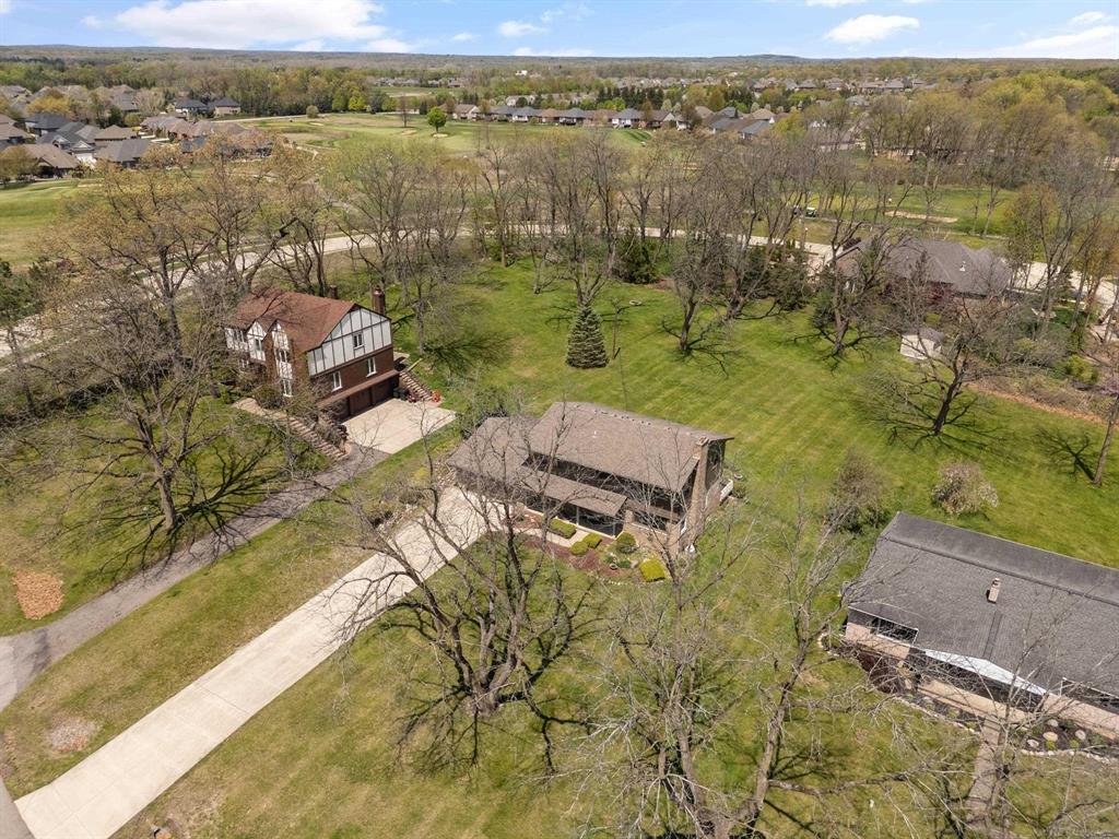 7533 Roberta Lane