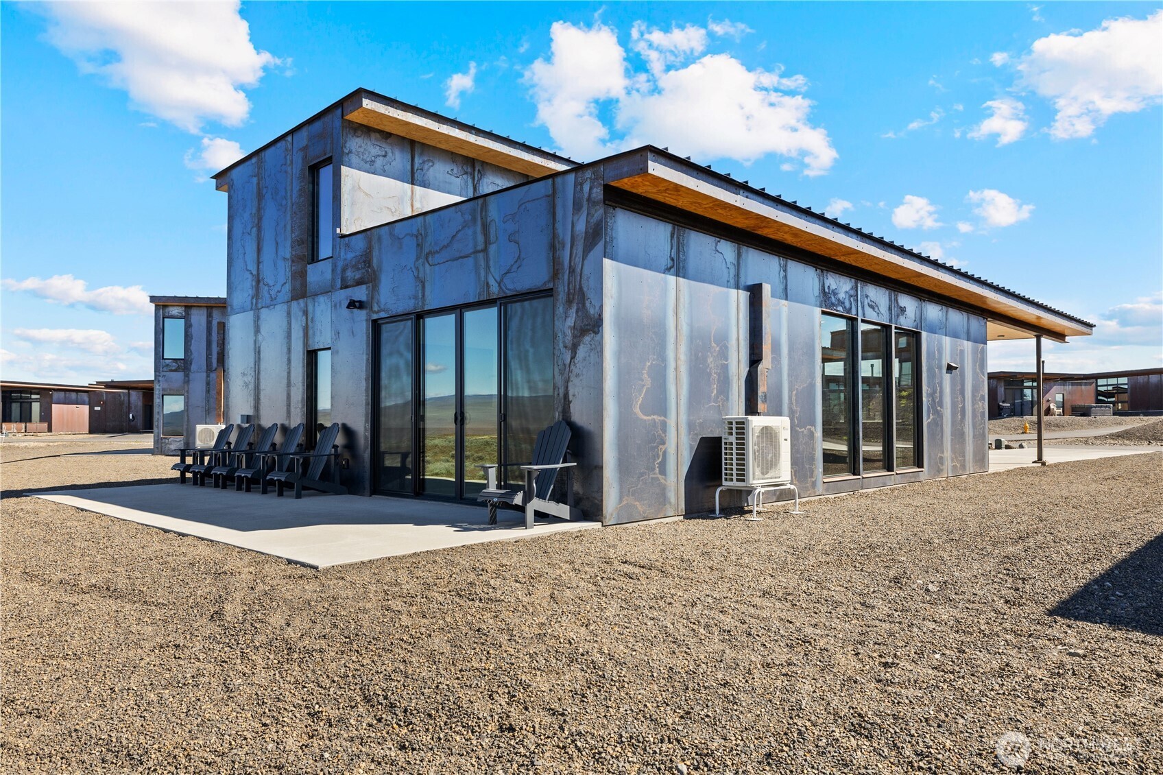 202 Rattlesnake Point NW