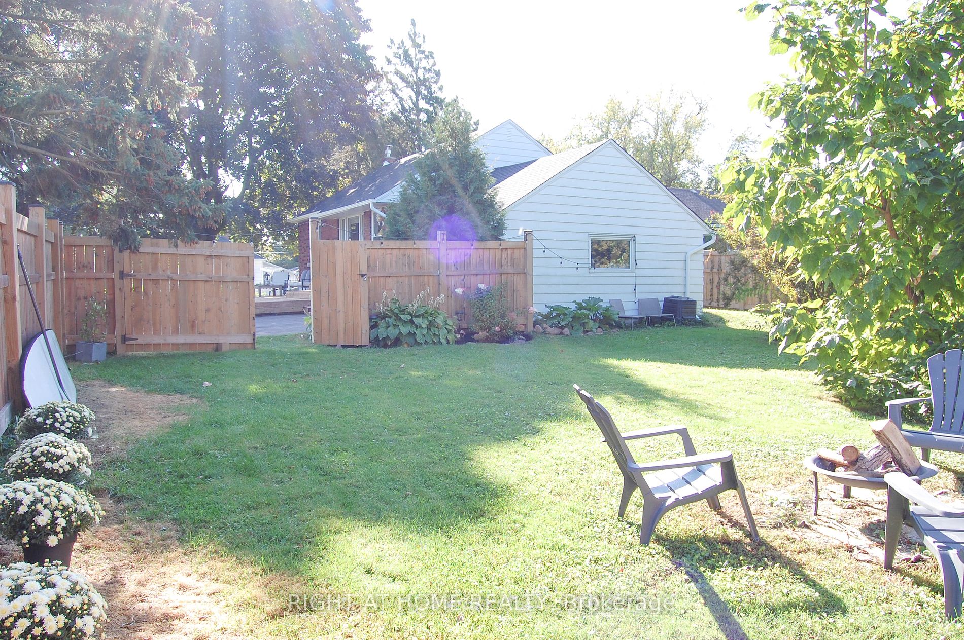 1 Lakeside Dr